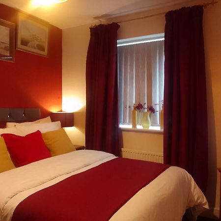 Cosy Stay In Walsall By Ideal Home Bloxwich Экстерьер фото