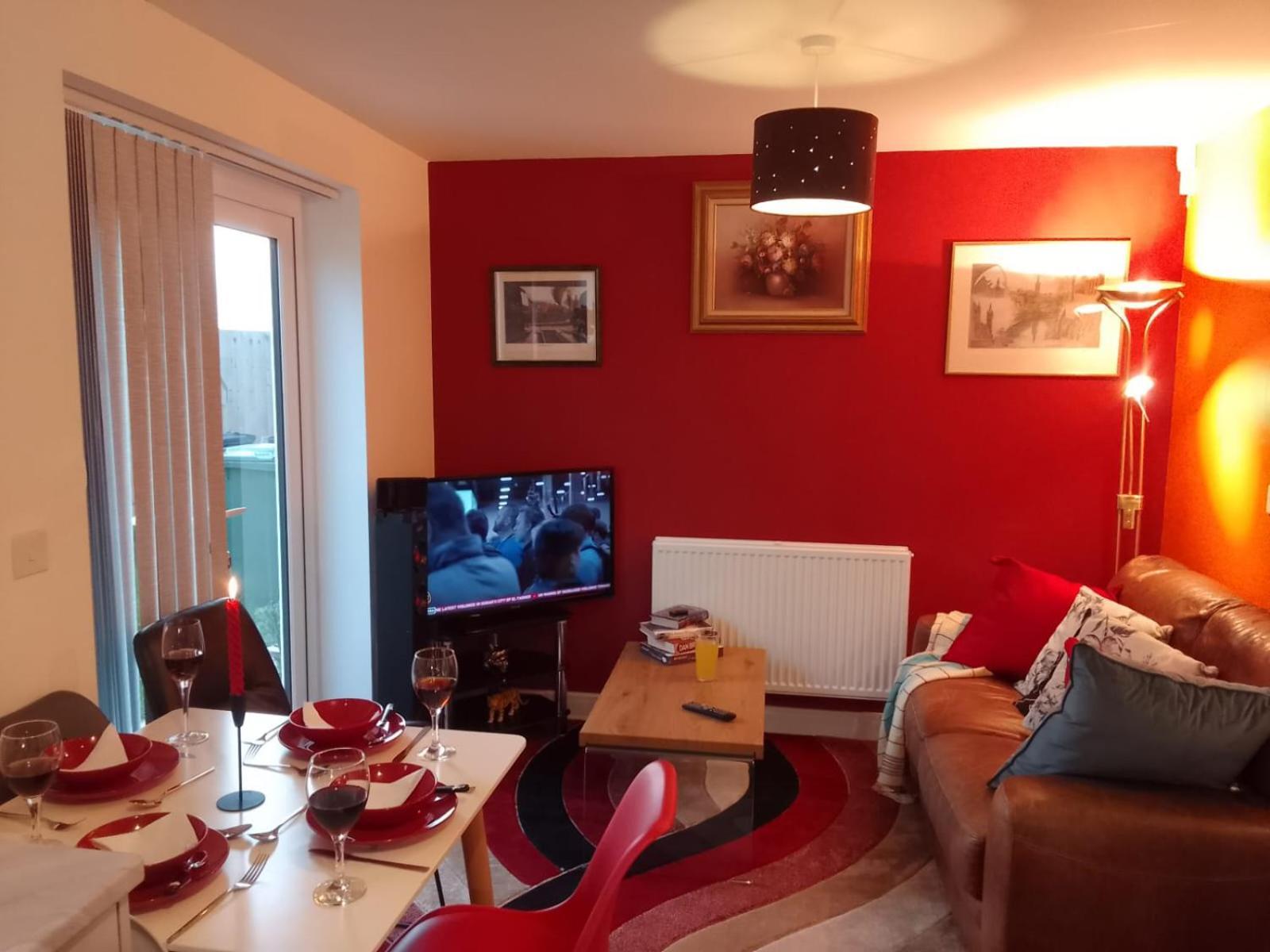 Cosy Stay In Walsall By Ideal Home Bloxwich Экстерьер фото