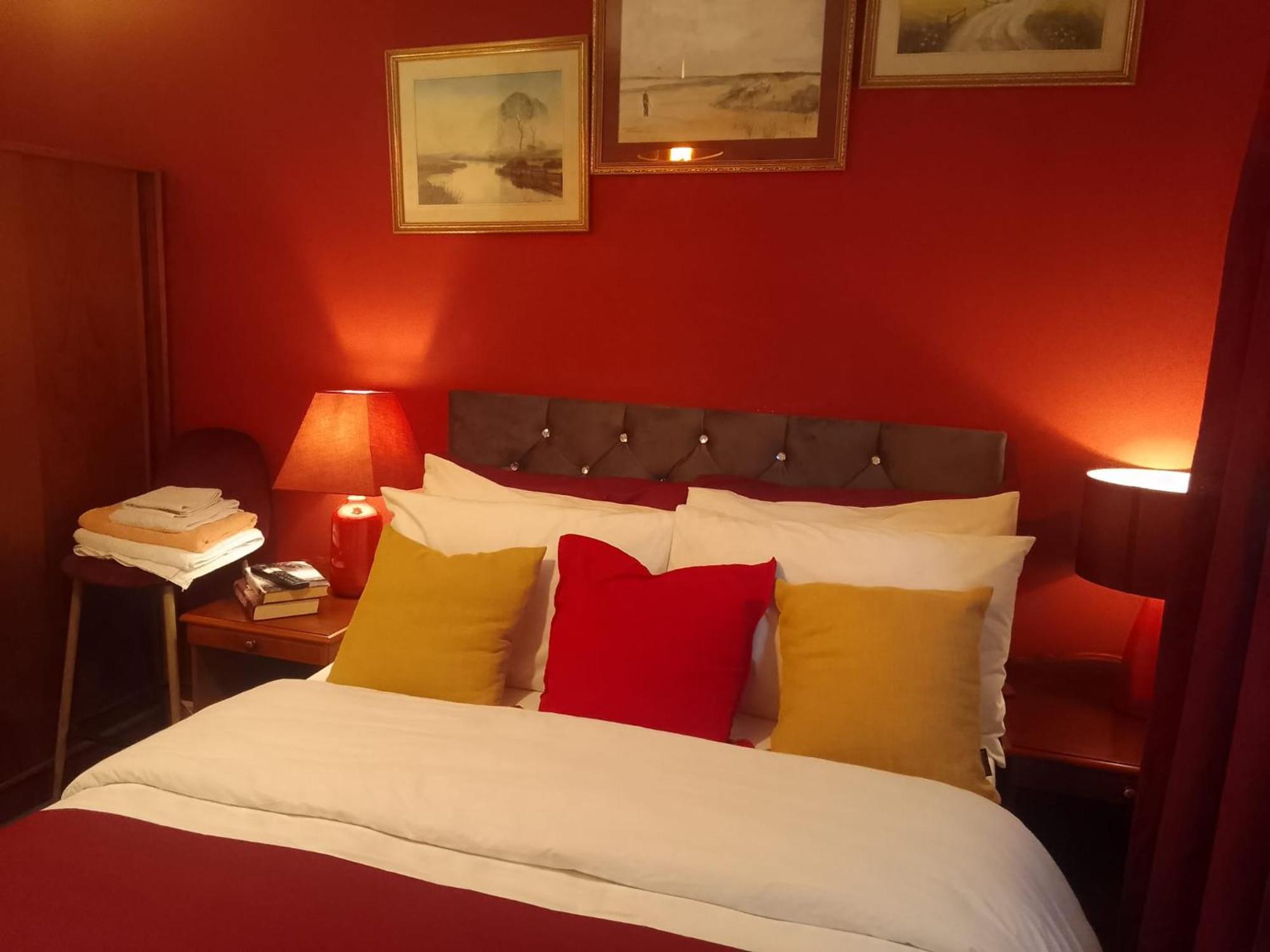 Cosy Stay In Walsall By Ideal Home Bloxwich Экстерьер фото