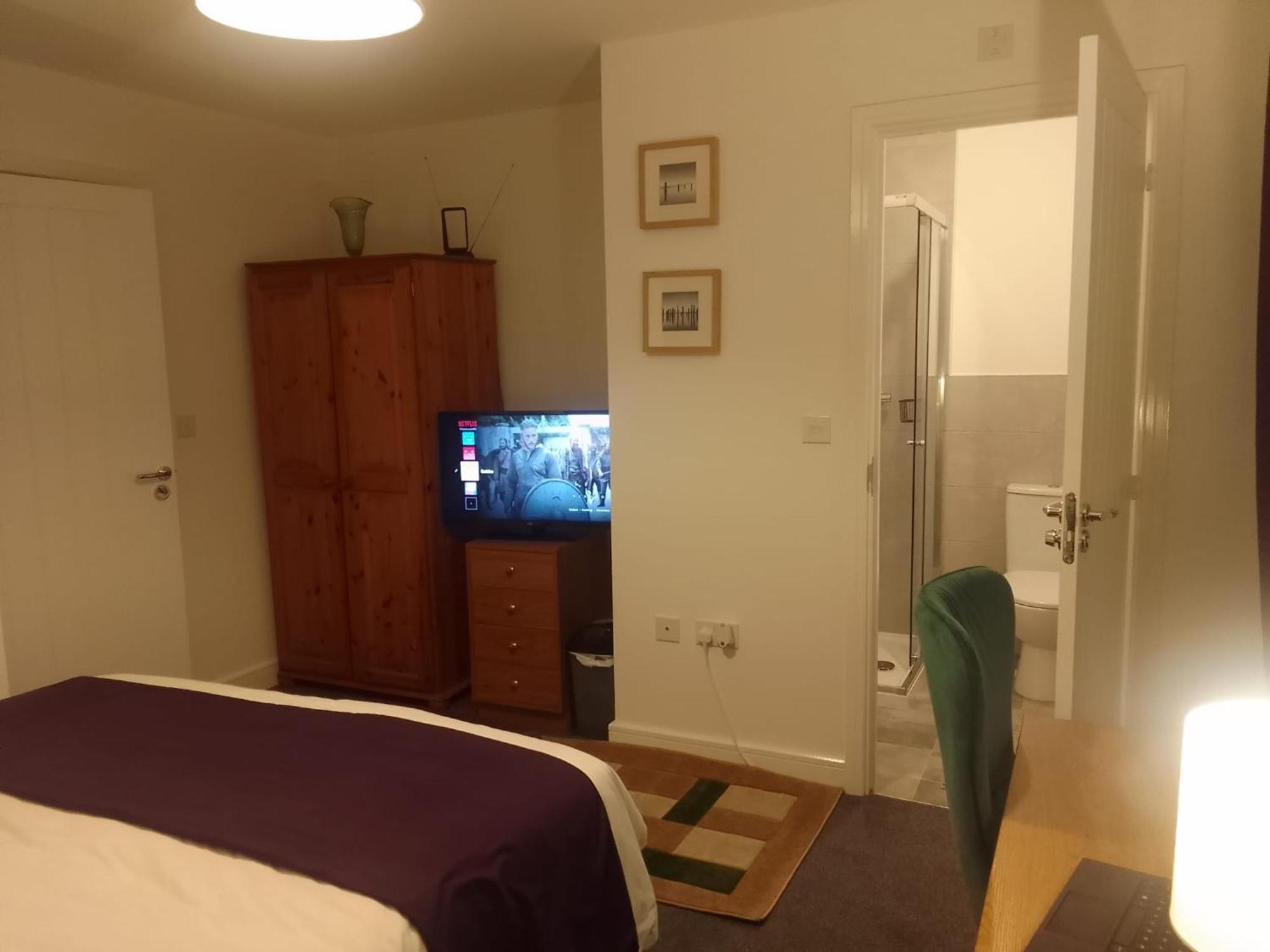 Cosy Stay In Walsall By Ideal Home Bloxwich Экстерьер фото