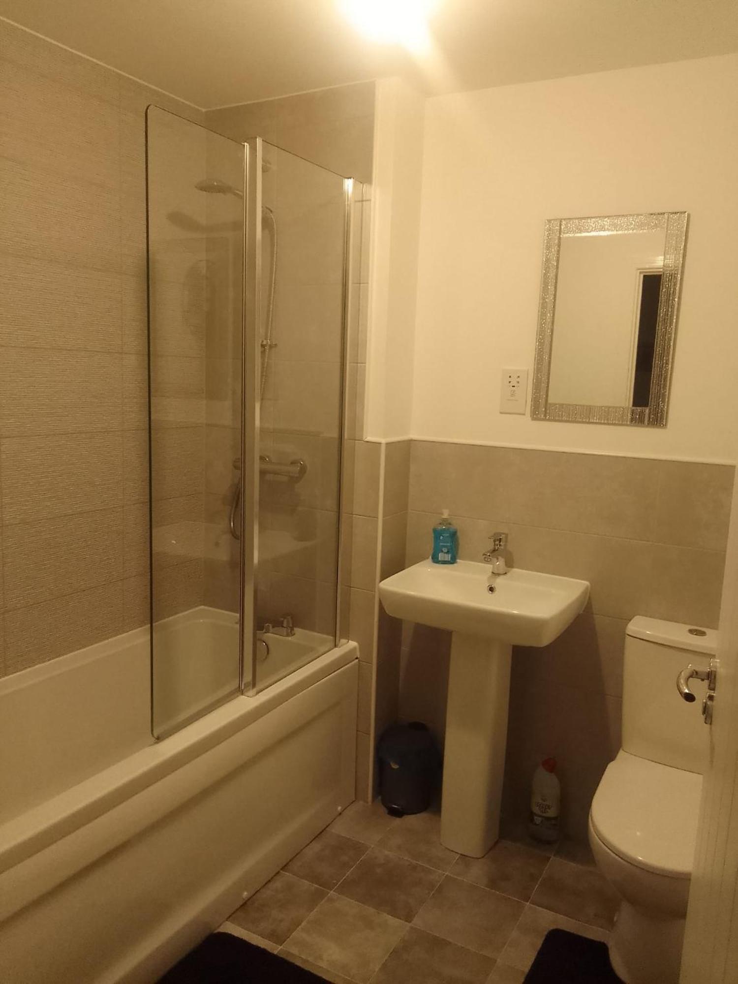 Cosy Stay In Walsall By Ideal Home Bloxwich Экстерьер фото
