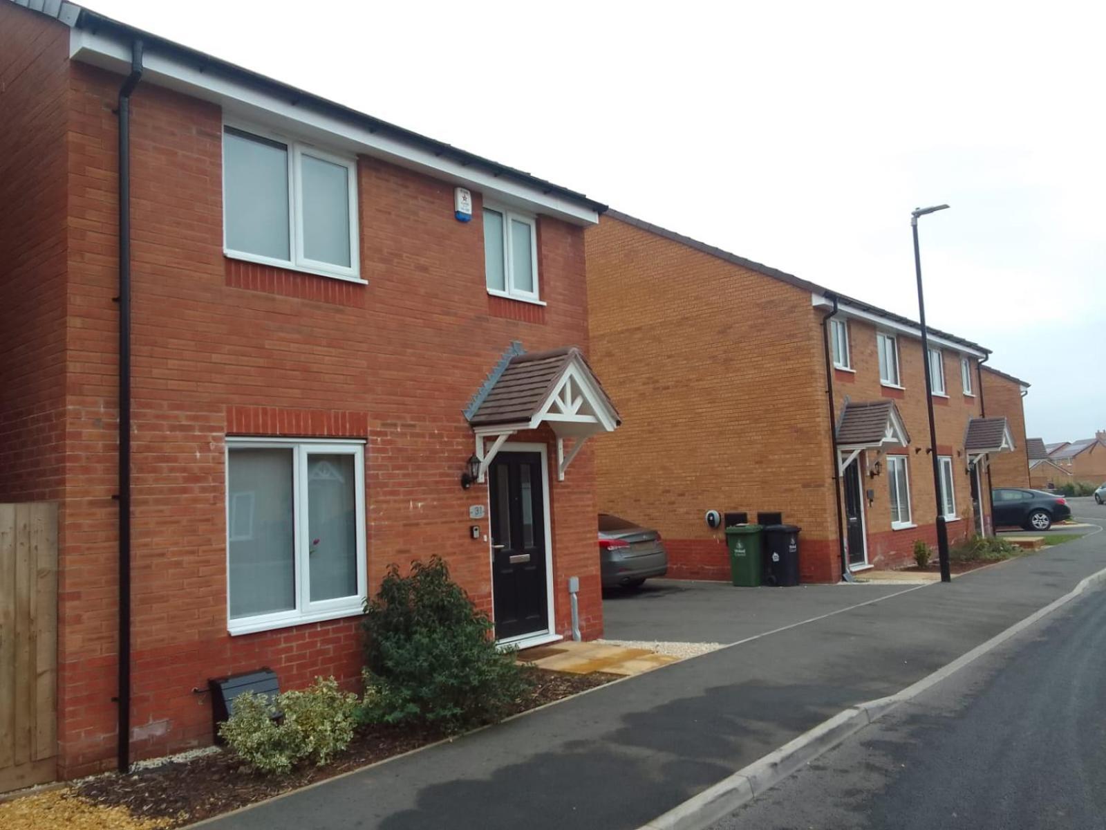 Cosy Stay In Walsall By Ideal Home Bloxwich Экстерьер фото