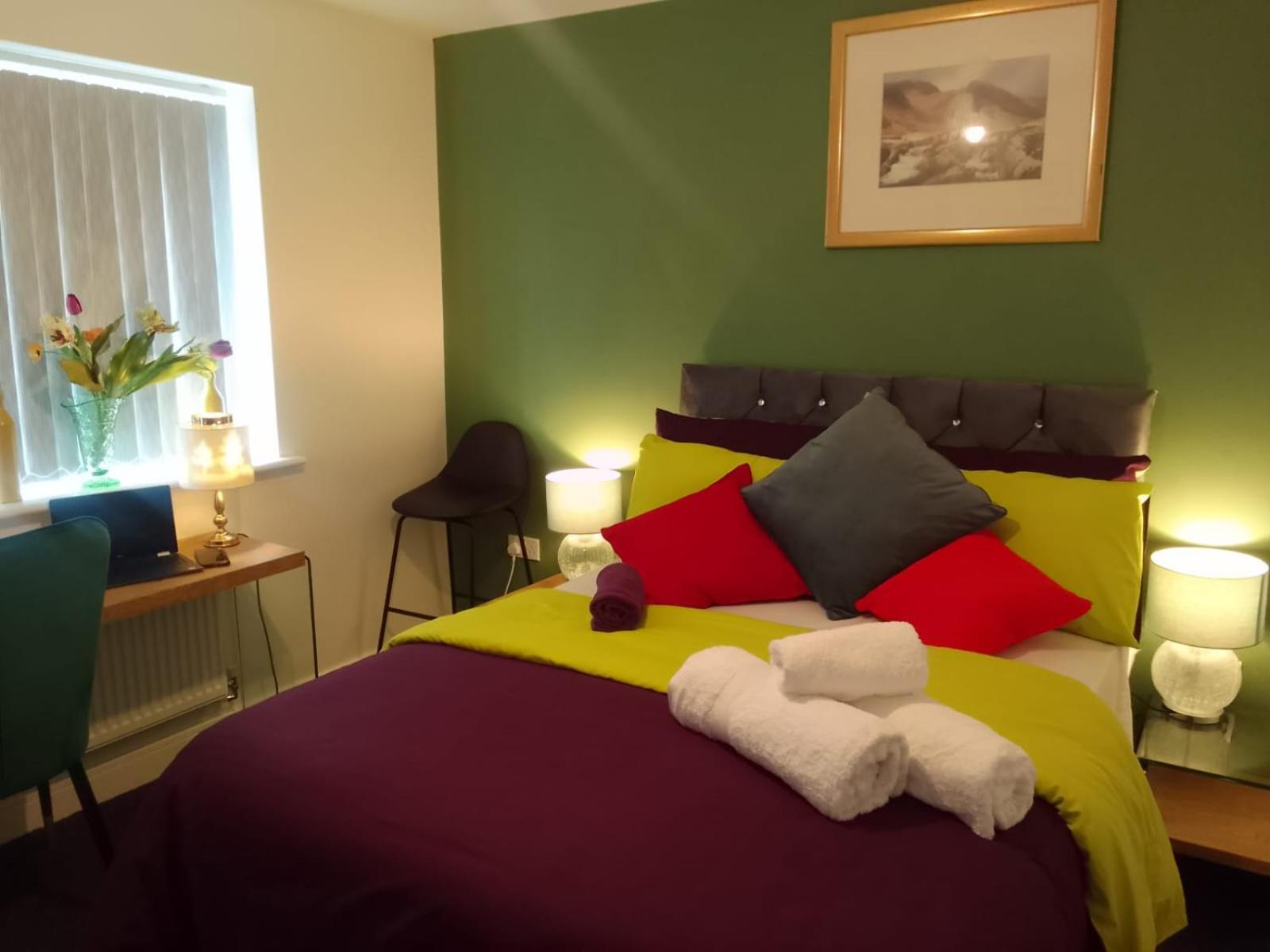 Cosy Stay In Walsall By Ideal Home Bloxwich Экстерьер фото