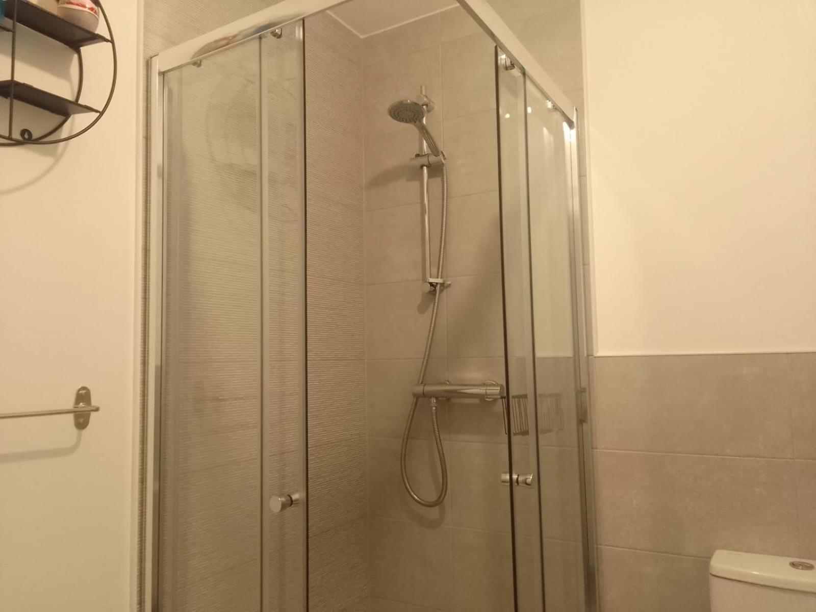 Cosy Stay In Walsall By Ideal Home Bloxwich Экстерьер фото